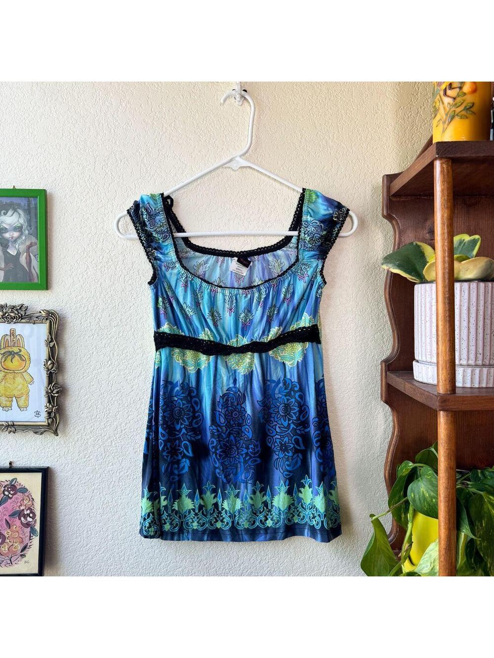 Vintage Women's 90's Y2K Blue Paisley Floral Wrapper Blouse